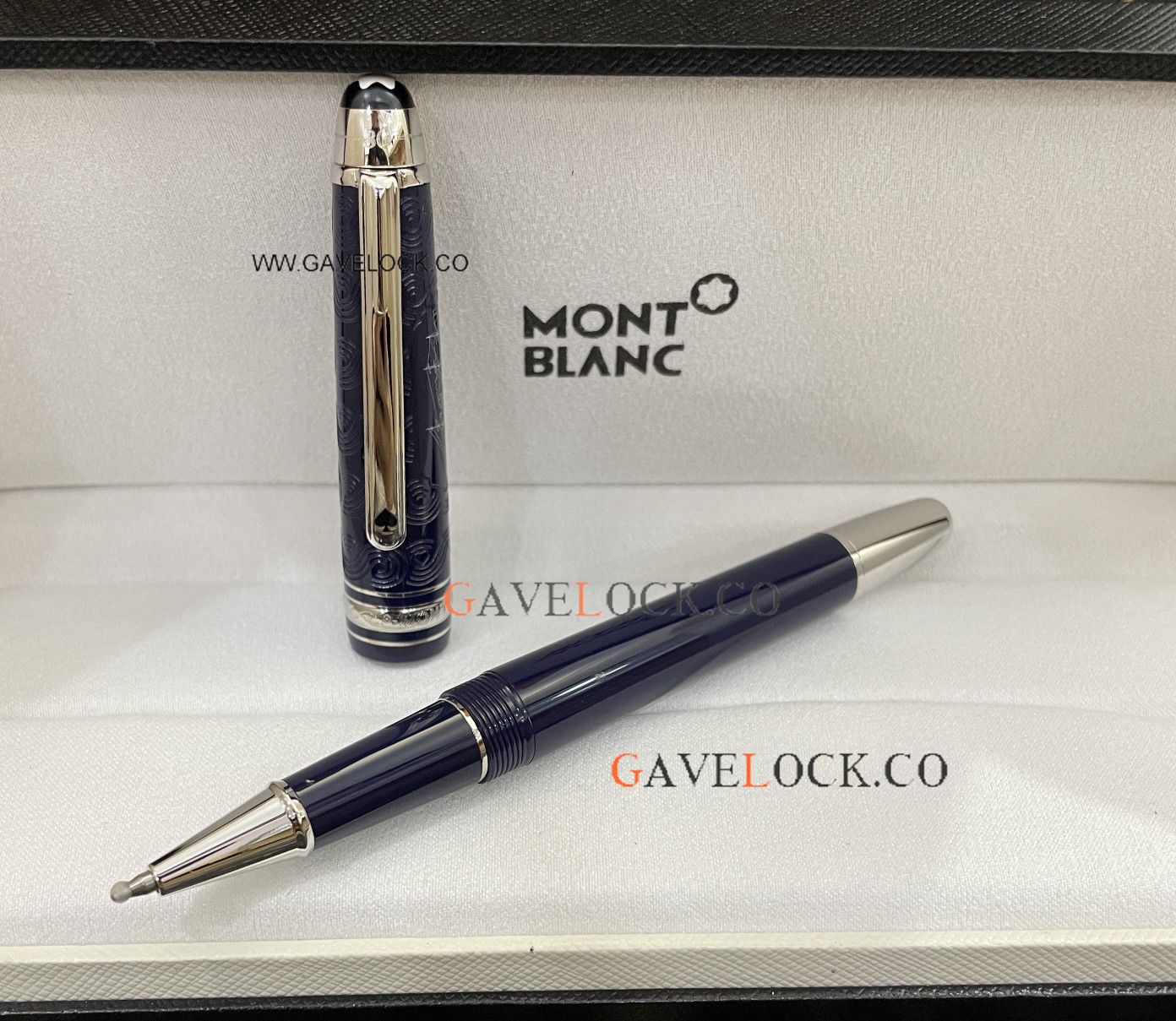 AAA Grade Montblanc Le Petit Prince Black&Silver Rollerball Pen 145 Mid-size